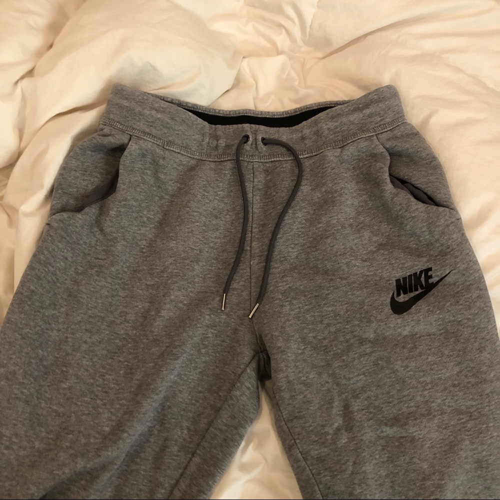grey nike sweatpants